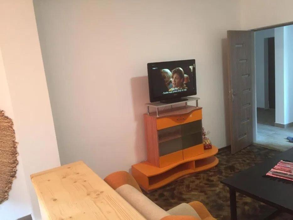 Апартаменты Apartament Marian Оршова Экстерьер фото
